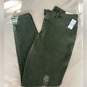 Maurice’s Mid Rise Jegging - Forest Green - Size M Regular Length